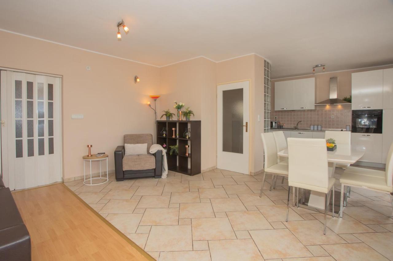 Apartment Mozart Šibenik Esterno foto