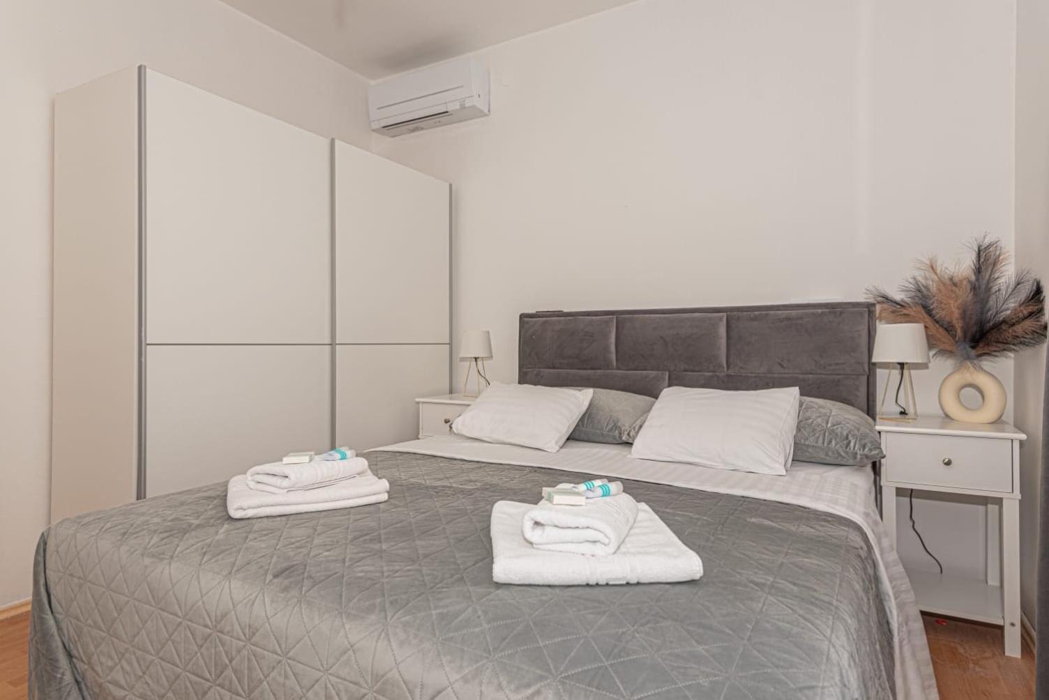 Apartment Mozart Šibenik Esterno foto
